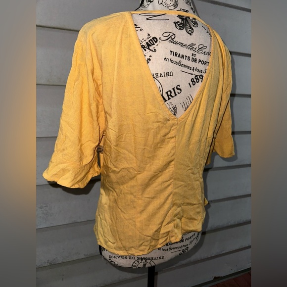 June & Hudson Womens Mustard Polyester Short Sleeve Button Front Crop Top Size M - Picture 4 of 8